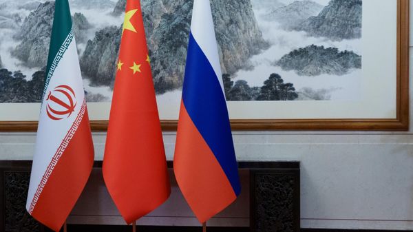 Flags of Iran, China and Russia. - Sputnik International