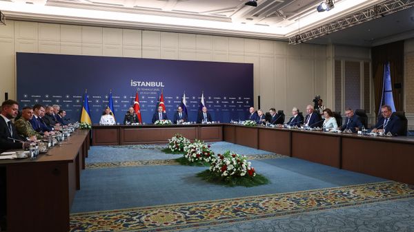 Neutral Status of Ukraine Must Be Basis for Conflict Settlement - US Analyst