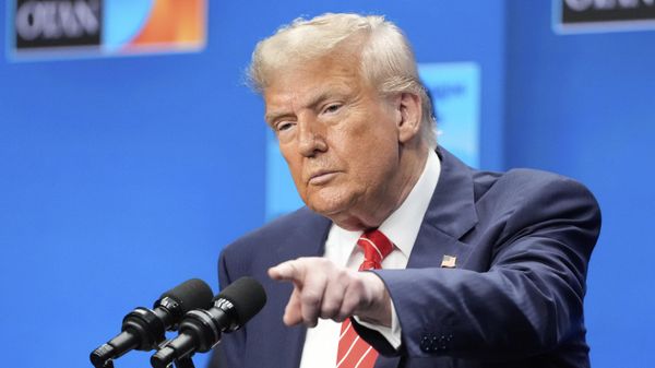 President Donald Trump gestures during a press conference after the plenary session at the NATO summit in The Hague - Sputnik International