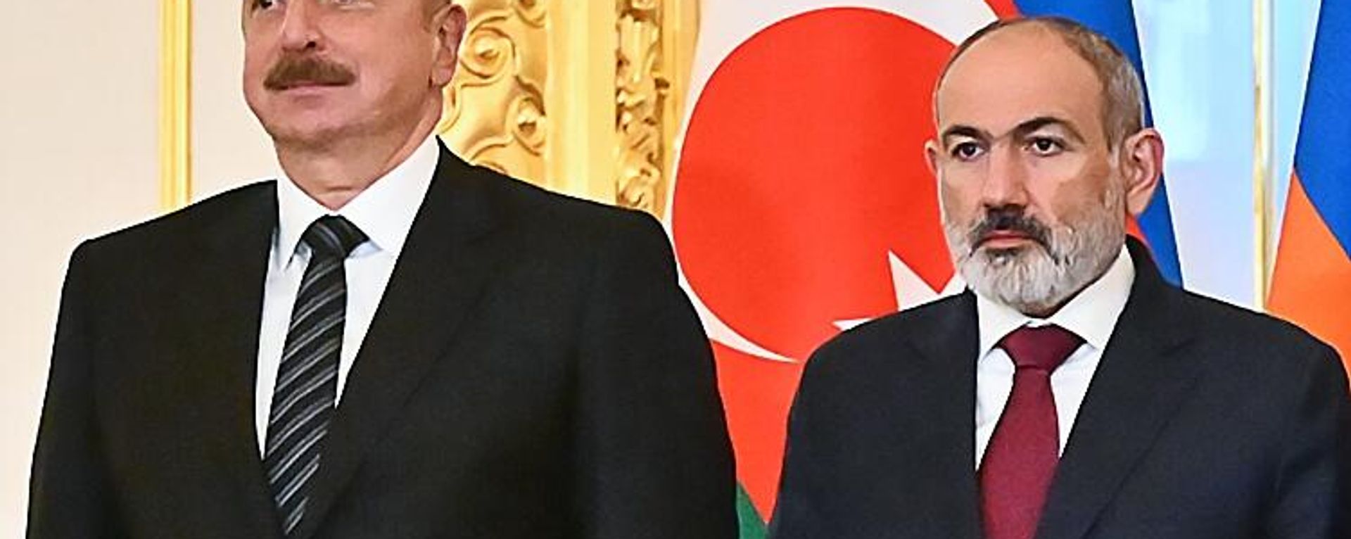 Ilham Aliyev and Nikol Pashinyan - Sputnik International, 1920, 07.08.2025