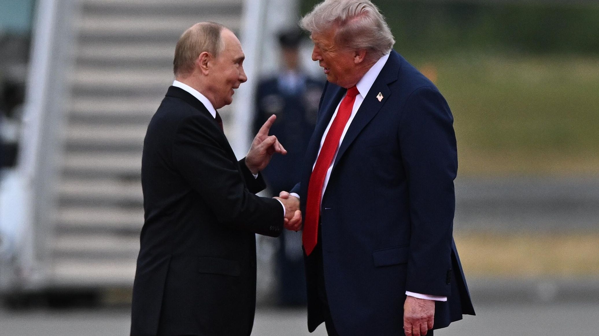 Trump Turns to Putin for Diesel as Zelensky Resorts to ‘Kinetic Blackmail’ — Ex-Pentagon Analyst