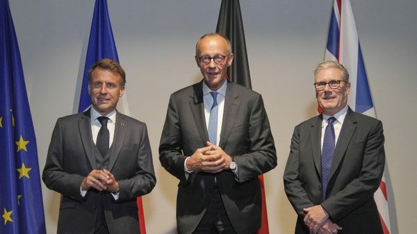 French President Emmanuel Macron, with Germany's Chancellor Friedrich Merz, and Britain's Prime Minister Keir Starmer - Sputnik International