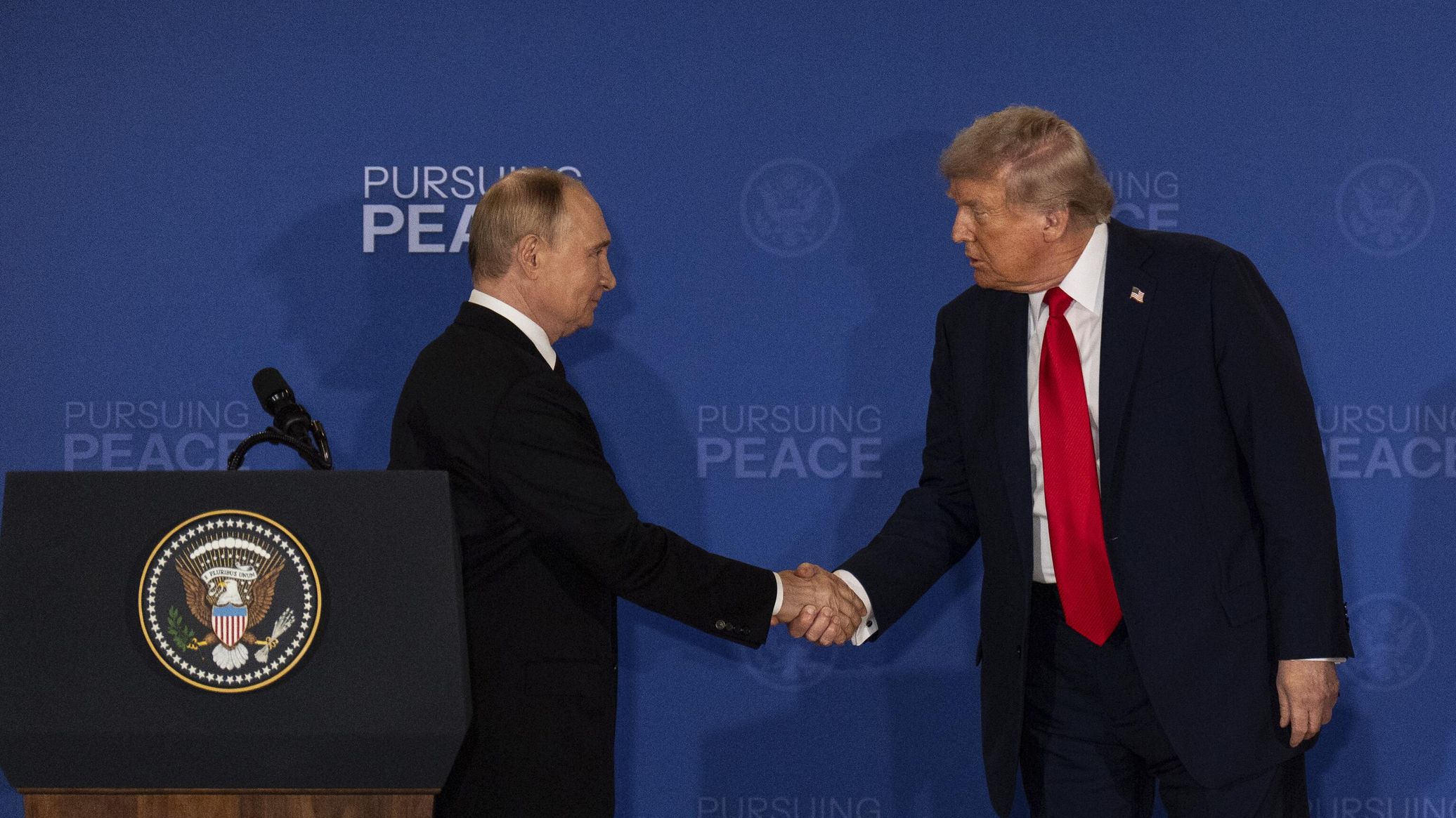Putin-Trump Meeting at APEC Summit May Take Place, But No Plans Yet - Kremlin