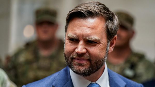 Vice President JD Vance meets with members of the National Guard at Union Station in Washington, Wednesday, Aug. 20, 2025 - Sputnik International