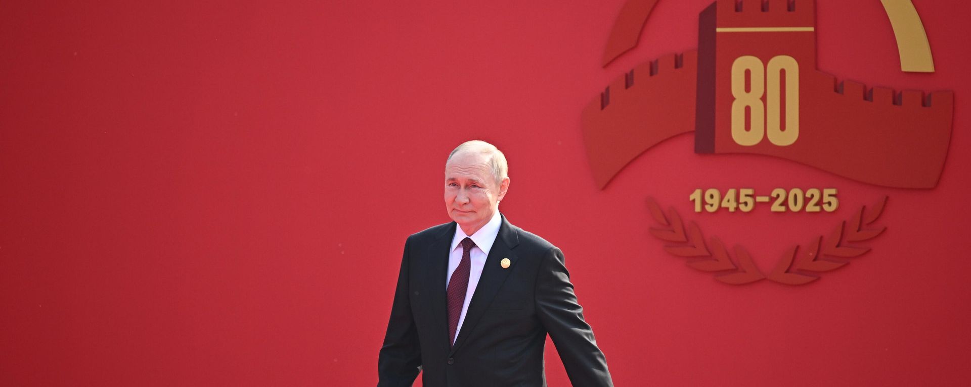 September 3, 2025. Russian President Vladimir Putin before photographing the heads of foreign delegations invited to the celebrations on the occasion of the 80th anniversary of the Victory of the Chinese people in the War of Resistance against Japan and the end of World War II. September 3, 2025. Russian President Vladimir Putin before photographing the heads of foreign delegations invited to the celebrations on the occasion of the 80th anniversary of the Victory of the Chinese people in the War of Resistance against Japan and the end of World War II. - Sputnik International, 1920, 03.09.2025