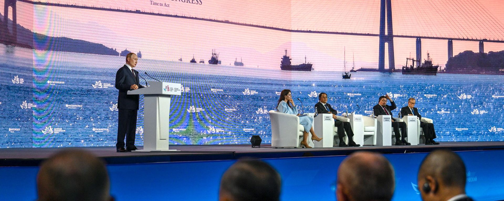 Russian President Vladimir Putin speaks during a plenary session of the 2025 Eastern Economic Forum (EEF) at the Far Eastern Federal University on Russky Island in Vladivostok, Russia. Russian President Vladimir Putin speaks during a plenary session of the 2025 Eastern Economic Forum (EEF) at the Far Eastern Federal University on Russky Island in Vladivostok, Russia. - Sputnik International, 1920, 05.09.2025