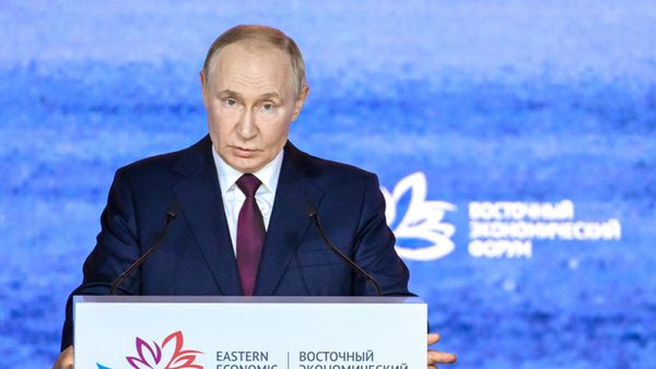 Russian President Vladimir Putin at the plenary session of the 2025 Eastern Economic Forum. - Sputnik International