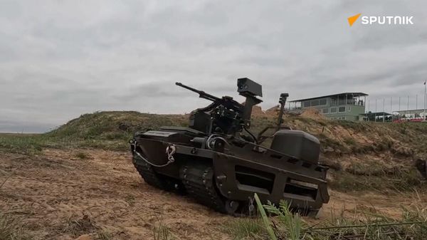 Nuclear, biological and chemical protection units during Zapad-2025 military exercise - Sputnik International
