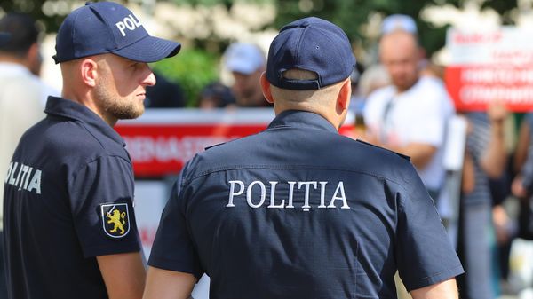 Moldovan police officers - Sputnik International