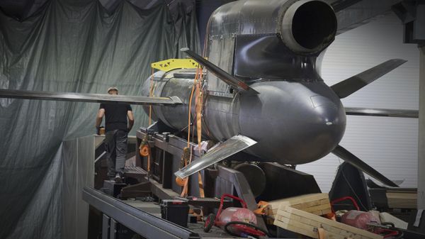 Workers inspect Flamingo missiles a Fire Point's secret factory in Ukraine on Thursday, Aug. 14, 2025.  - Sputnik International
