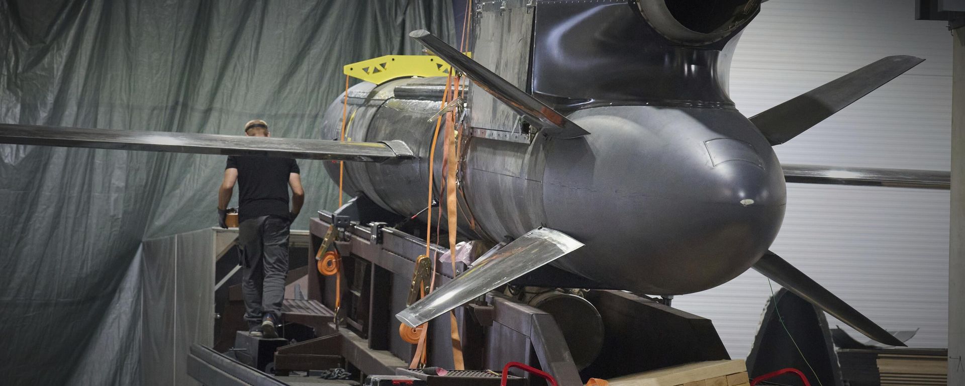 Workers inspect Flamingo missiles a Fire Point's secret factory in Ukraine on Thursday, Aug. 14, 2025.  - Sputnik International, 1920, 18.06.2026