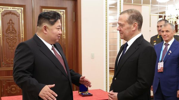 Russian Security Council Deputy Chairman Dmitry Medvedev during his meeting with North Korean leader Kim Jong Un - Sputnik International