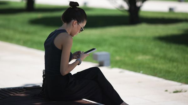 Girl with a phone - Sputnik International