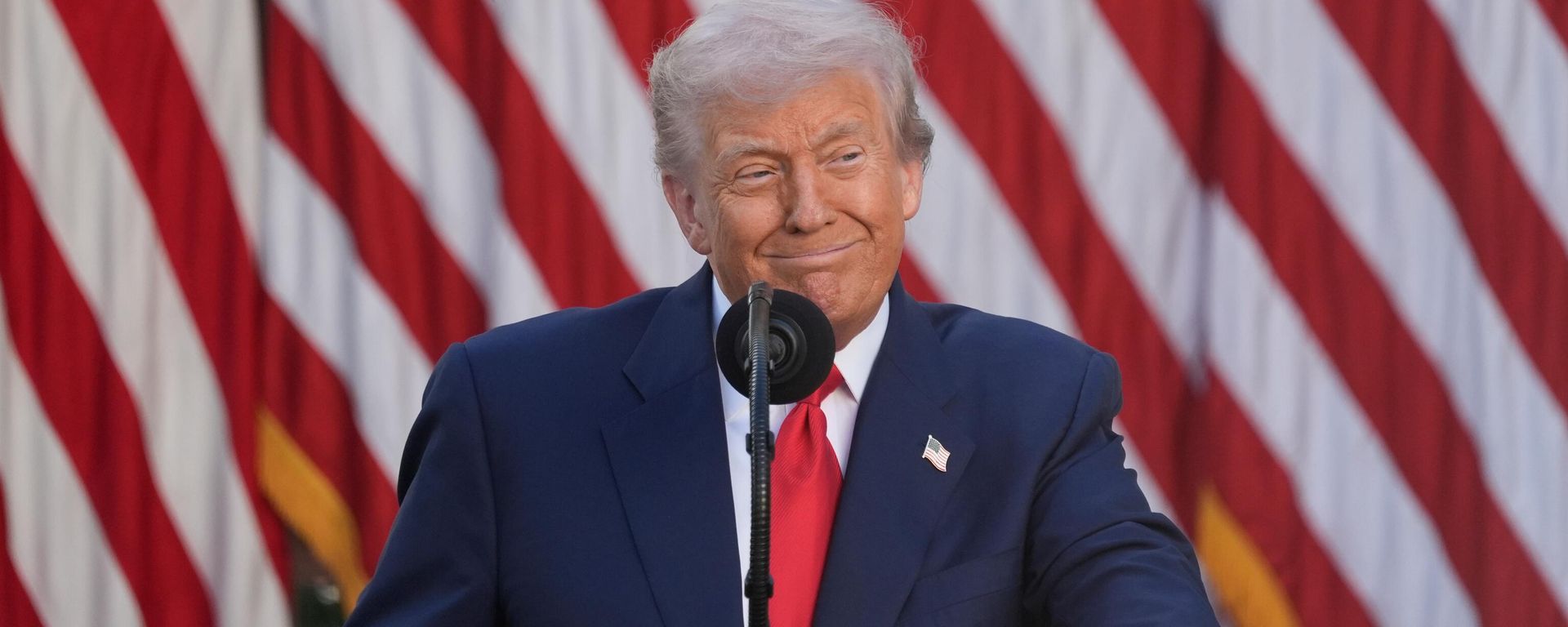 President Donald Trump speaks before posthumously awarding the Presidential Medal of Freedom to Charlie Kirk in the Rose Garden of the White House, Tuesday, Oct. 14, 2025, in Washington - Sputnik International, 1920, 17.11.2025