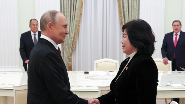Russian President Vladimir Putin and North Korean Foreign Minister Choe Son Hui - Sputnik International