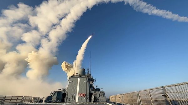 Missile strike on an enemy target. - Sputnik International