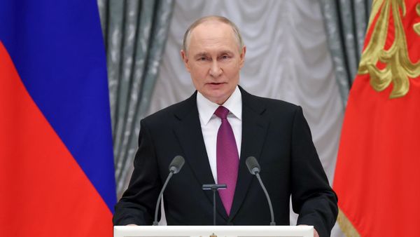 Russian President Vladimir Putin awards state decorations and the President’s Award at the Kremlin for contributions to strengthening the unity of the Russian nation on National Unity Day, November 4 - Sputnik International