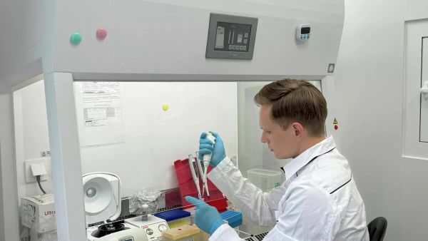 Junior researcher at the AquaBioSafe laboratory at Tyumen State University, Artem Belyaev - Sputnik International