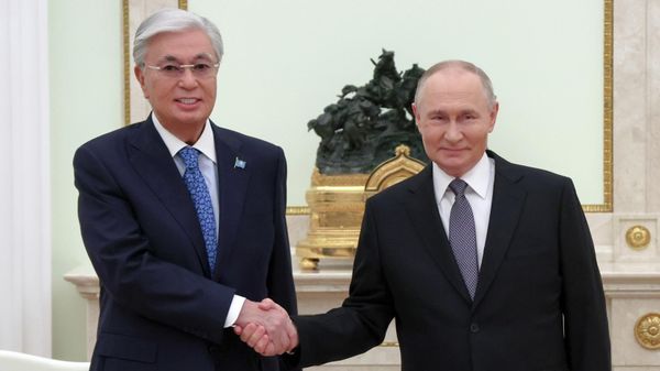 Russian President Vladimir Putin and Kazakh President Kassym-Jomart Tokayev  - Sputnik International