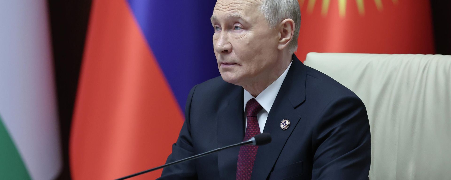 Russian President Vladimir Putin during an expanded meeting of the CSTO Collective Security Council Russian President Vladimir Putin during an expanded meeting of the CSTO Collective Security Council - Sputnik International, 1920, 27.11.2025