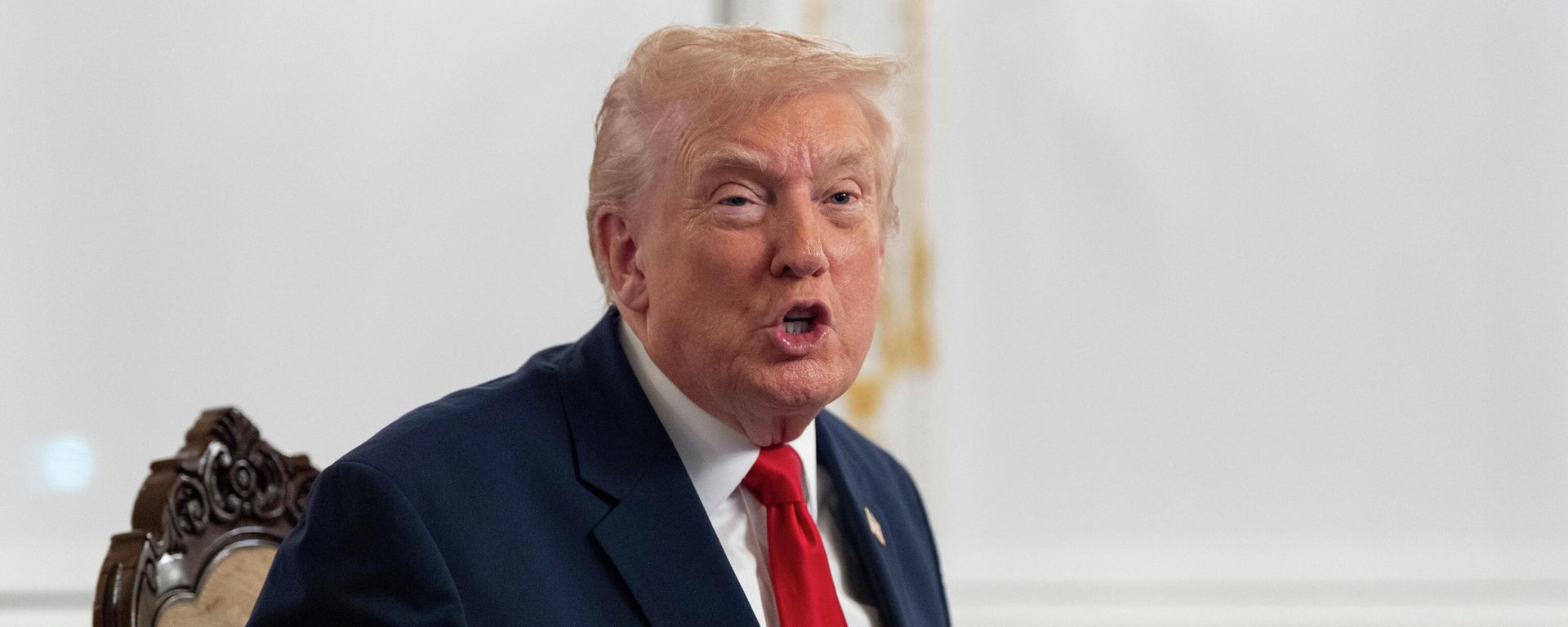 President Donald Trump speaks to reporters after speaking to troops via video from his Mar-a-Lago estate on Thanksgiving, Thursday, Nov. 27, 2025, in Palm Beach, Fla - Sputnik International, 1920, 04.12.2025