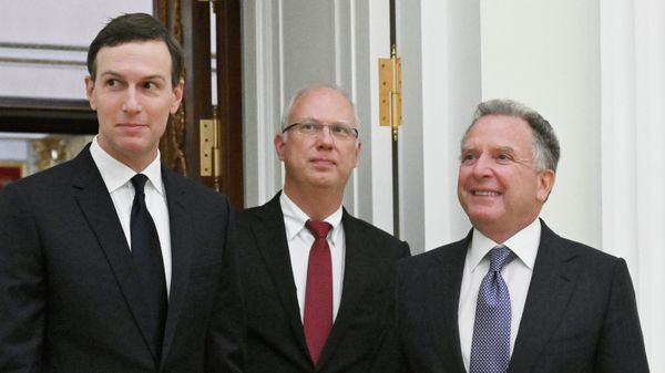 U.S. President Donald Trump's son-in-law Jared Kushner, Russian Direct Investment Fund CEO - Special Presidential Representative for Investment and Economic Cooperation with Foreign Countries Kirill Dmitriev and U.S. Special Envoy Steve Witkoff wait before a meeting with Russian President Vladimir Putin at the Kremlin in Moscow, Russia. - Sputnik International