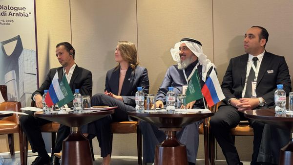 Russia Strengthens Ties With Saudi Arabia  - Sputnik International