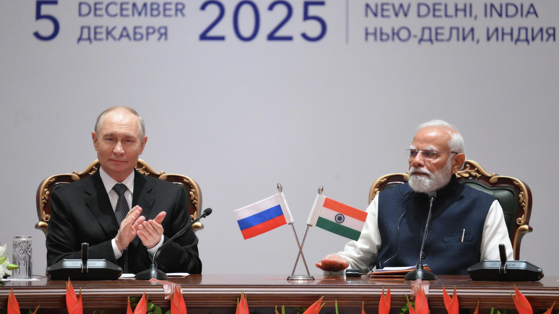 Russian President Vladimir Putin and Indian Prime Minister Narendra Modi Russian President Vladimir Putin and Indian Prime Minister Narendra Modi - Sputnik International, 1920, 05.12.2025