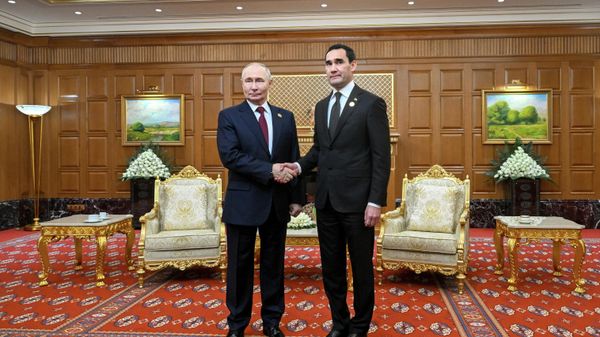 Russian President Vladimir Putin and Turkmen President Serdar Berdimuhamedov - Sputnik International
