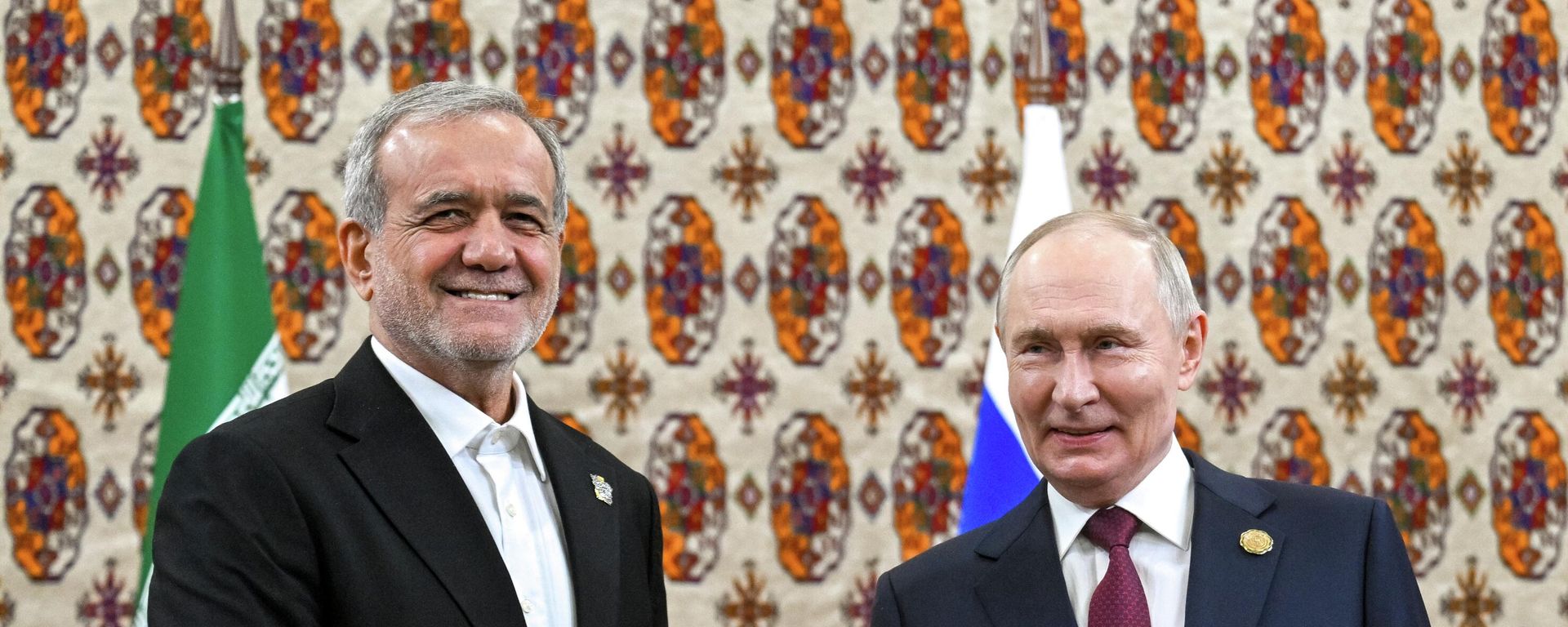 Russian President Vladimir Putin at a meeting with Iranian President Masoud Pezeshkian - Sputnik International, 1920, 12.12.2025