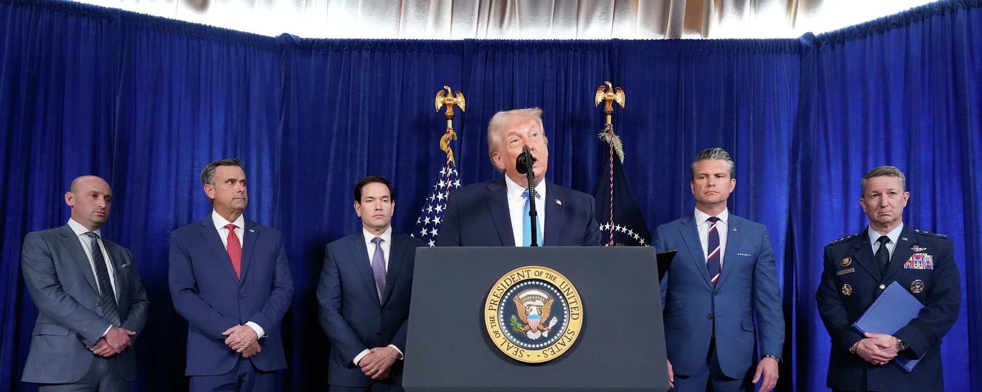 President Donald Trump speaks at his Mar-a-Lago club - Sputnik International, 1920, 04.01.2026