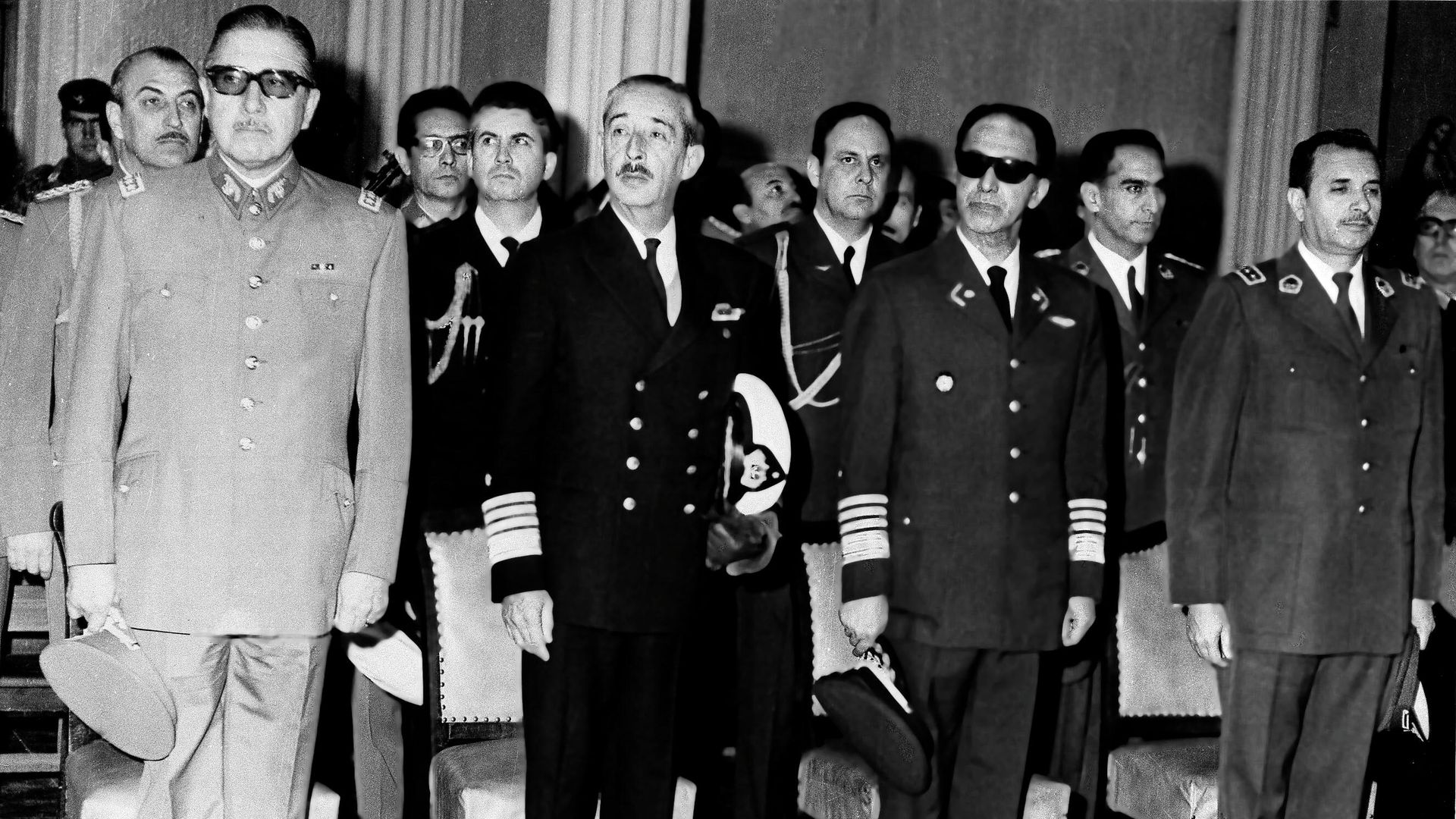 Commanders of the four branches of the armed forces, from left, Gen. Augusto Pinochet, Adm. Jose Toribio Merino Castro, Air Force Gen. Gustavo Leigh Guzman and Police General (Carabineros) Cesar Mendoza, who now make up the new military junta, are pictured in Santiago de Chile, Sept. 16, 1973. Commanders of the four branches of the armed forces, from left, Gen. Augusto Pinochet, Adm. Jose Toribio Merino Castro, Air Force Gen. Gustavo Leigh Guzman and Police General (Carabineros) Cesar Mendoza, who now make up the new military junta, are pictured in Santiago de Chile, Sept. 16, 1973. - Sputnik International, 1920, 05.01.2026