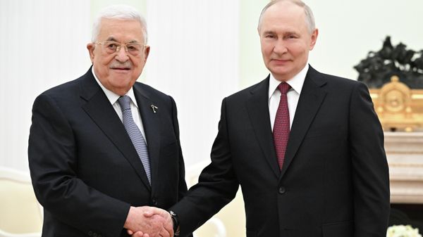 Russian President Vladimir Putin and Palestinian President Mahmoud Abbas in Moscow - Sputnik International