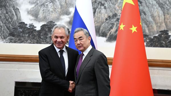 Russia's Shoigu & China's Wang Yi hold talks in Beijing, February 1, 2026 - Sputnik International