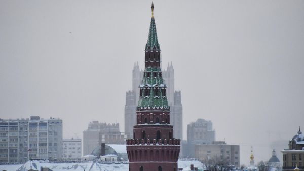 The Vodovzvodnaya Tower of the Moscow Kremlin. In the background is the high-rise building of the Russian Ministry of Foreign Affairs. - Sputnik International