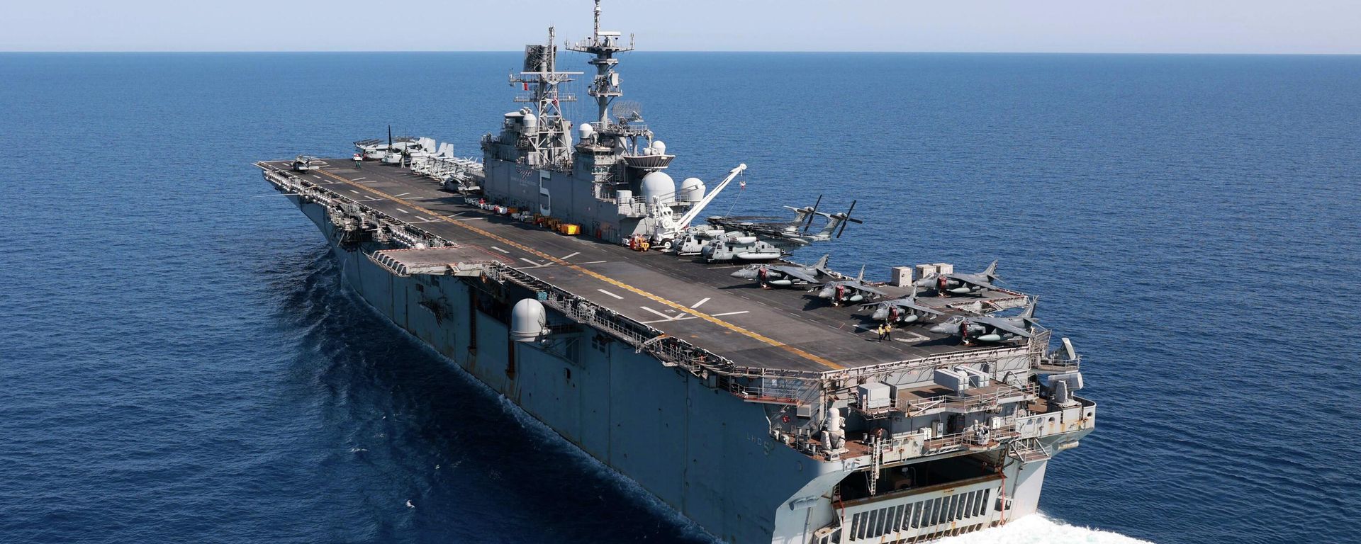 Amphibious assault ship USS Bataan travels through the Red Sea, Tuesday, Aug. 8, 2023.  - Sputnik International, 1920, 23.03.2026