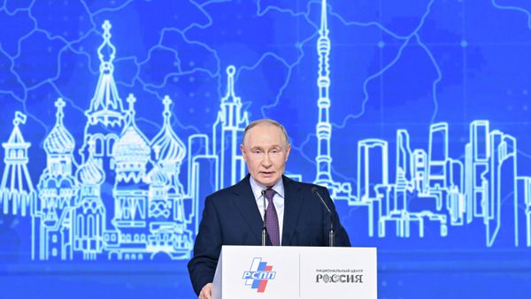 Russian President Vladimir Putin speaking at the congress of the Russian Union of Industrialists and Entrepreneurs. - Sputnik International