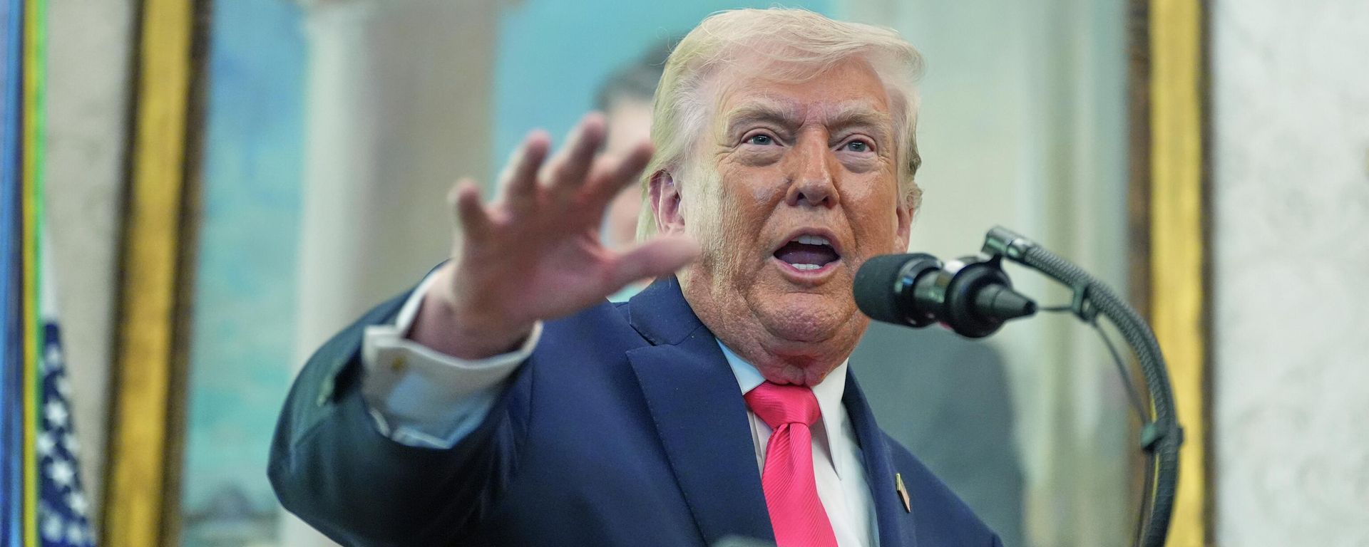 President Donald Trump speaks during the swearing in for Homeland Security Secretary Markwayne Mullin in the Oval Office of the White House, Tuesday, March 24, 2026, in Washington - Sputnik International, 1920, 05.06.2026