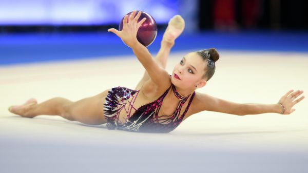 Sofia Ilteriakova performs a ball routine. File photo. - Sputnik International