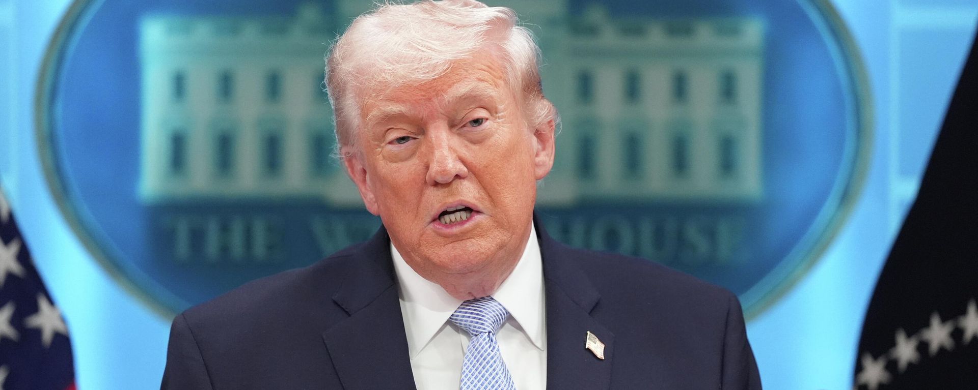 President Donald Trump speaks with reporters in the James Brady Press Briefing Room at the White House, Monday, April 6, 2026, in Washington - Sputnik International, 1920, 08.07.2026