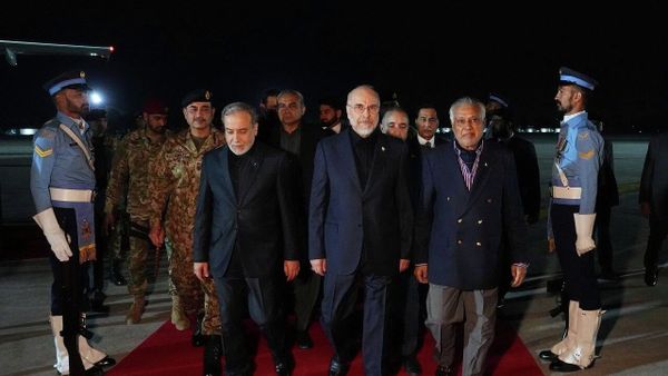 Iranian Delegation Arrives in Islamabad for Talks With US - Sputnik International