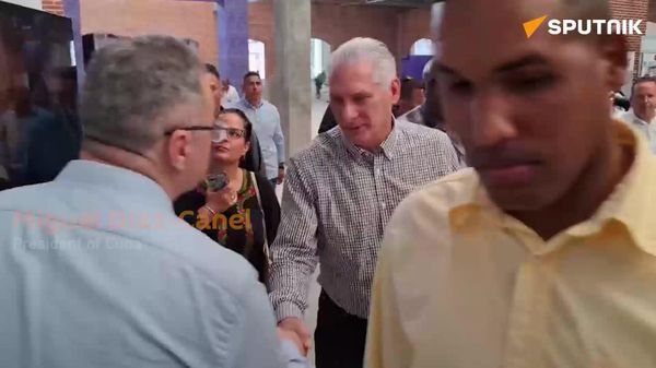 Cuban President visits Sputnik’s booth at Patria Colloquium - Sputnik International