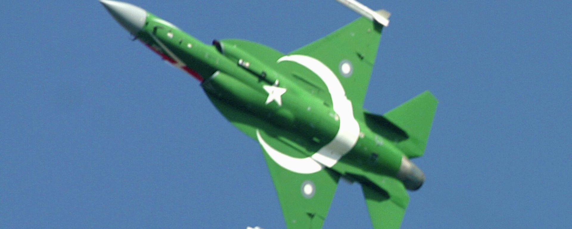 JF-17 thunder fighter aircraft, jointly built by Pakistan and China, flies in a formation during the National Day parade in Islamabad, Pakistan on Friday, Mar. 23, 2007. Amid a massive display of power at a military parade in the Pakistani capital, Pakistani President asked the nation Friday to help him fight the threat of extremism and terrorism. Parade held annually in Islamabad to celebrate a March 23, 1940, resolution by Islamic leaders in British India that eventually led to the formation of the Pakistan.  - Sputnik International, 1920, 21.04.2026