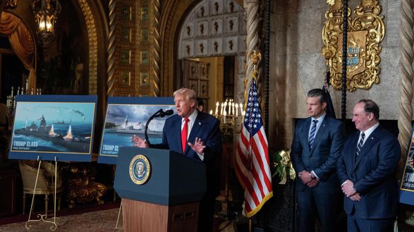US President Donald Trump, Defense Secretary Pete Hegseth, and Secretary of Navy John Phelan, presenting the US Golden Fleet initiative - Sputnik International