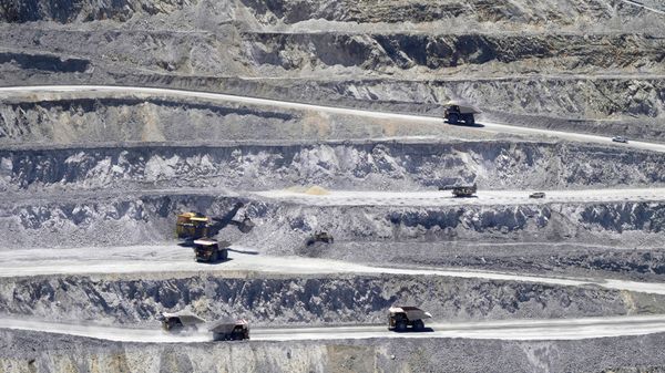 Ore is hauled from the Kennecott's Bingham Canyon Copper Mine Wednesday, May 11, 2022, in Herriman, Utah. Rio  The Utah copper mining company will begin manufacturing, tellurium, a rare mineral used in solar panels that used to be discarded along with the other mine tailings. The company says it is one of two in the U.S. to produce the tellurium, which is listed as a “critical mineral” by the U.S. government.  (AP Photo/Rick Bowmer) - Sputnik International
