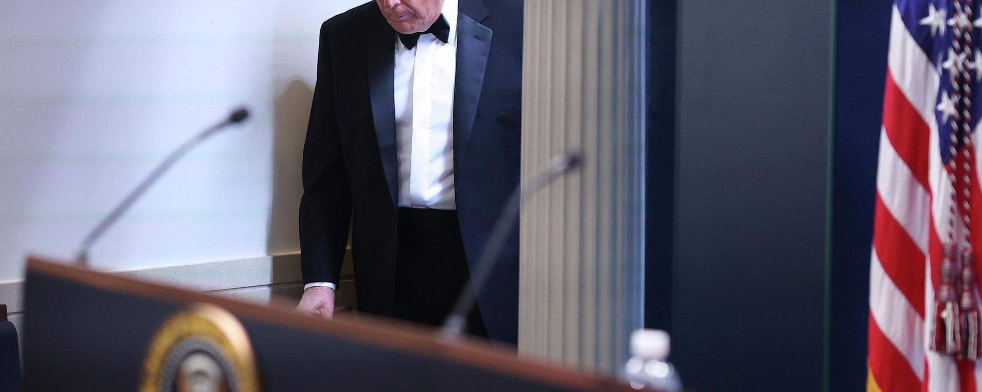 President Donald Trump arrives at the James Brady Press Briefing Room at the White House after an unspecified threat at the annual White House Correspondents' Association Dinner in Washington, Saturday, April 25, 2026. - Sputnik International, 1920, 26.04.2026
