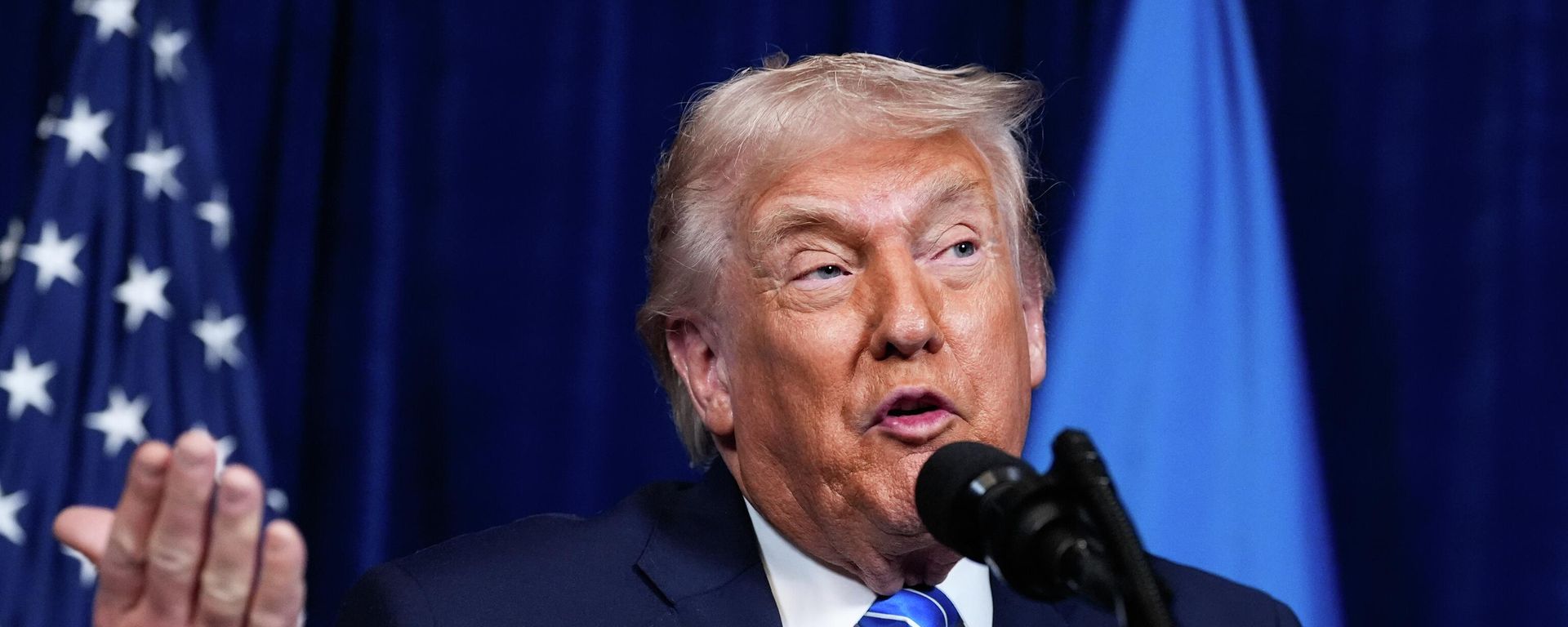 President Donald Trump speaks during a joint news conference with Volodymyr Zelensky following a meeting at his Mar-a-Lago club, Sunday, Dec. 28, 2025, in Palm Beach, Fla - Sputnik International, 1920, 26.07.2026