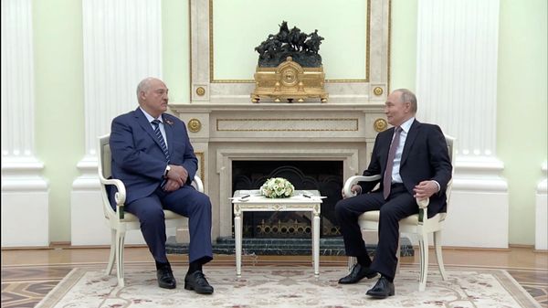 Putin holds talks with Belarusian President Lukashenko at the Kremlin - Sputnik International