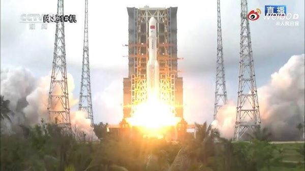 A Long March-7 Y11 carrier rocket carrying the cargo craft Tianzhou-10 blasts off from the Wenchang Spacecraft Launch Site in south China's Hainan Province, May 11, 2026. - Sputnik International