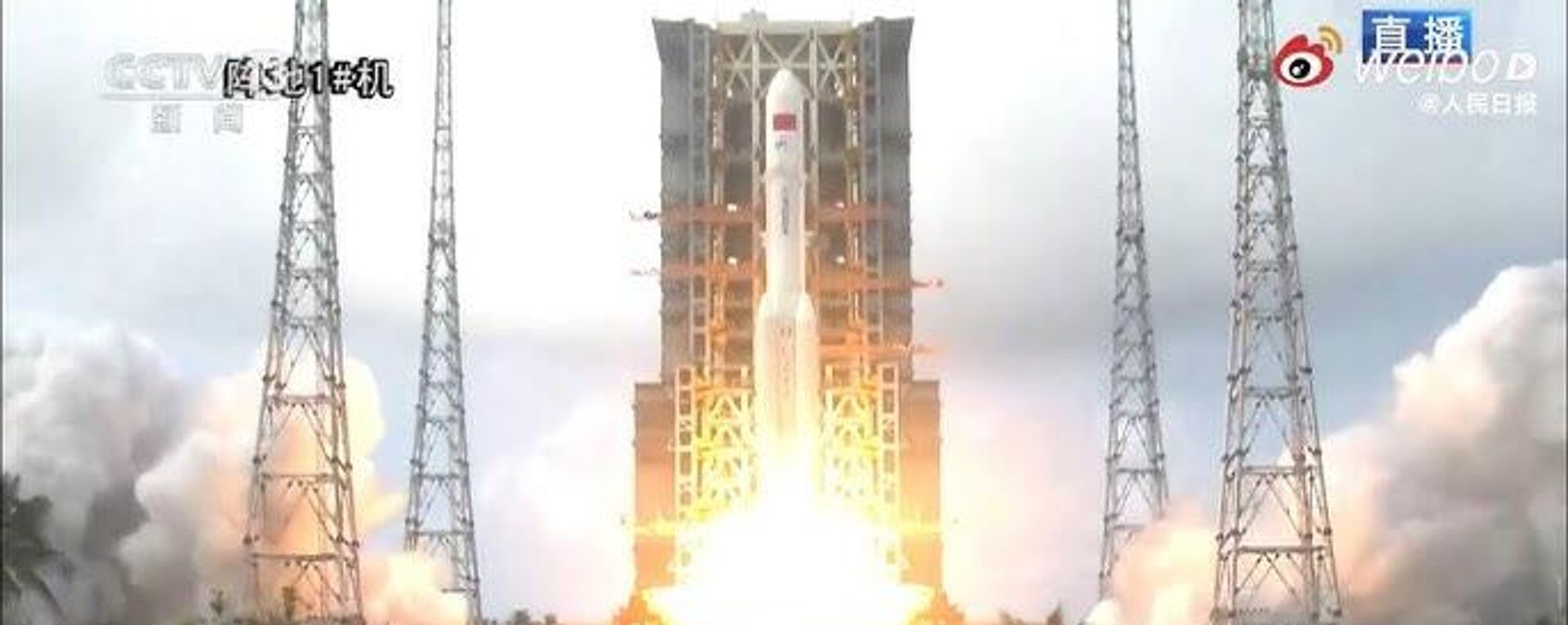 A Long March-7 Y11 carrier rocket carrying the cargo craft Tianzhou-10 blasts off from the Wenchang Spacecraft Launch Site in south China's Hainan Province, May 11, 2026. - Sputnik International, 1920, 11.05.2026